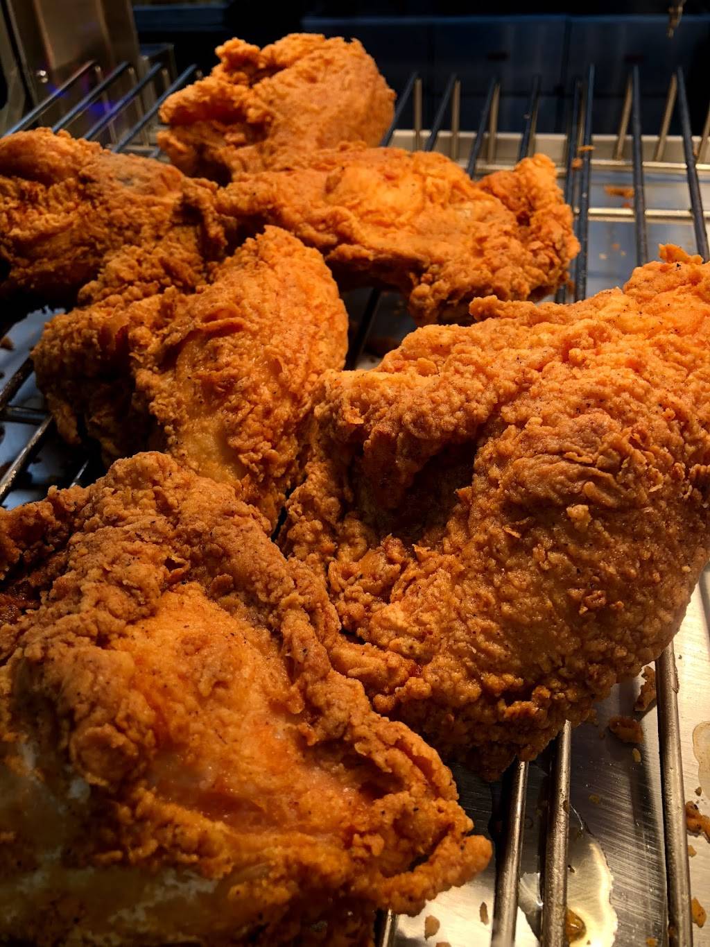 Krispy Krunchy Chicken | restaurant | 2700 University Ave SE, Minneapolis, MN 55414, USA | 6124188236 OR +1 612-418-8236