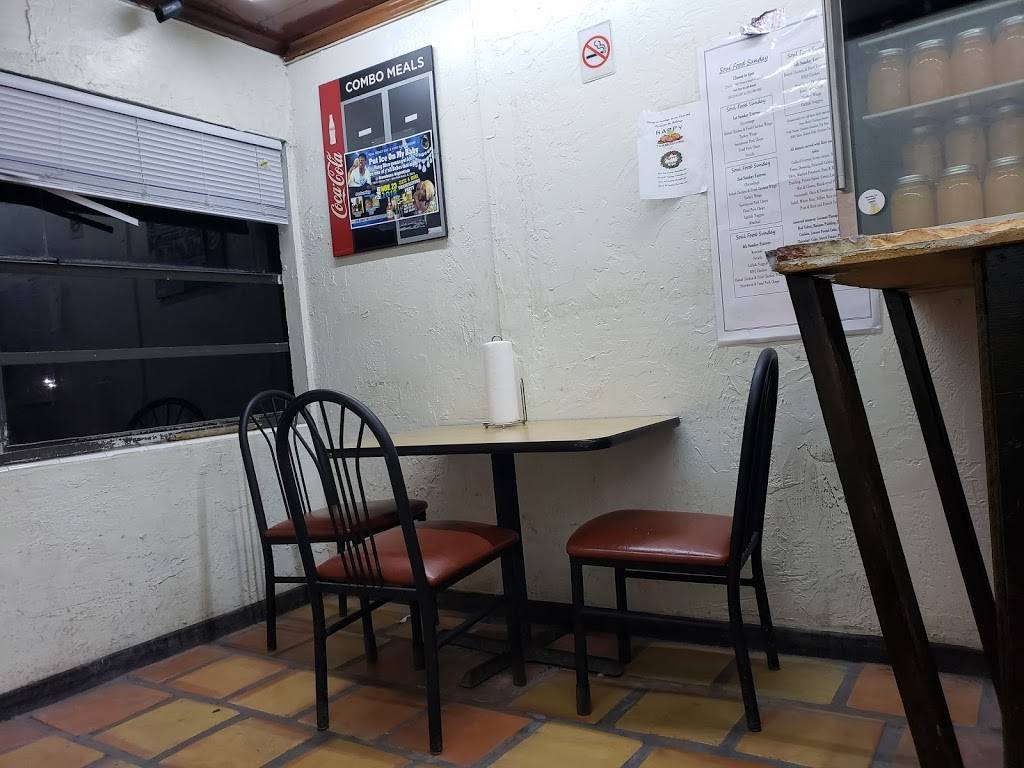 Rodneys Crabs & More | restaurant | 2755 President Barack Obama Hwy, Riviera Beach, FL 33404, USA | 5618893697 OR +1 561-889-3697