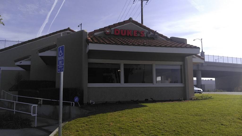 Dukes Cafe | restaurant | 2099 E Orangethorpe Ave, Placentia, CA 92870, USA | 7149837056 OR +1 714-983-7056