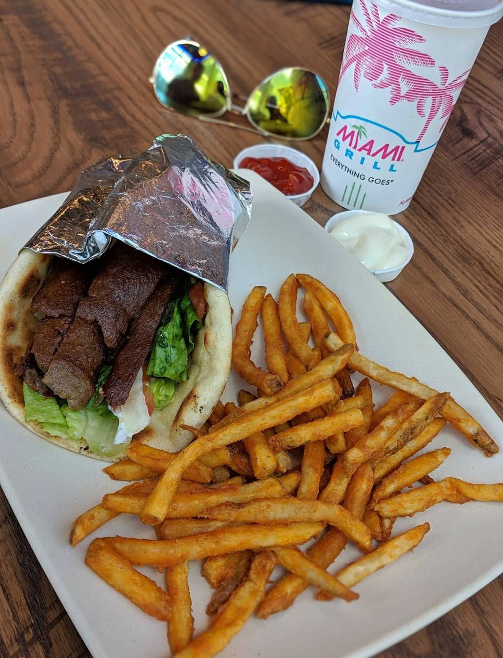 Miami Grill and Bar | restaurant | 260 Daytona Blvd Ste D-400, Daytona Beach, FL 32114, USA | 3866754596 OR +1 386-675-4596