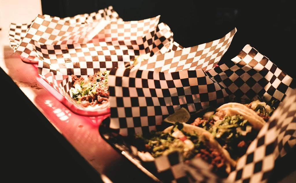 Familia Barrios Taco Grill | restaurant | 7704 Pearblossom Hwy, Littlerock, CA 93543, USA | 6615852215 OR +1 661-585-2215