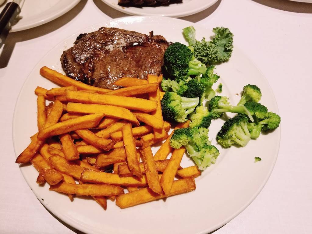 The Chop House | restaurant | 1649 Parkway, Sevierville, TN 37862, USA | 8657741991 OR +1 865-774-1991