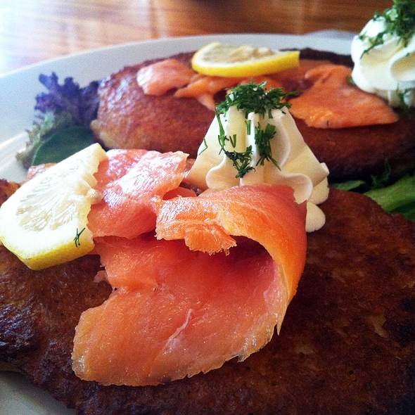 Cafe Polonia | meal delivery | 611 Dorchester Ave, Boston, MA 02127, USA | 6172690110 OR +1 617-269-0110