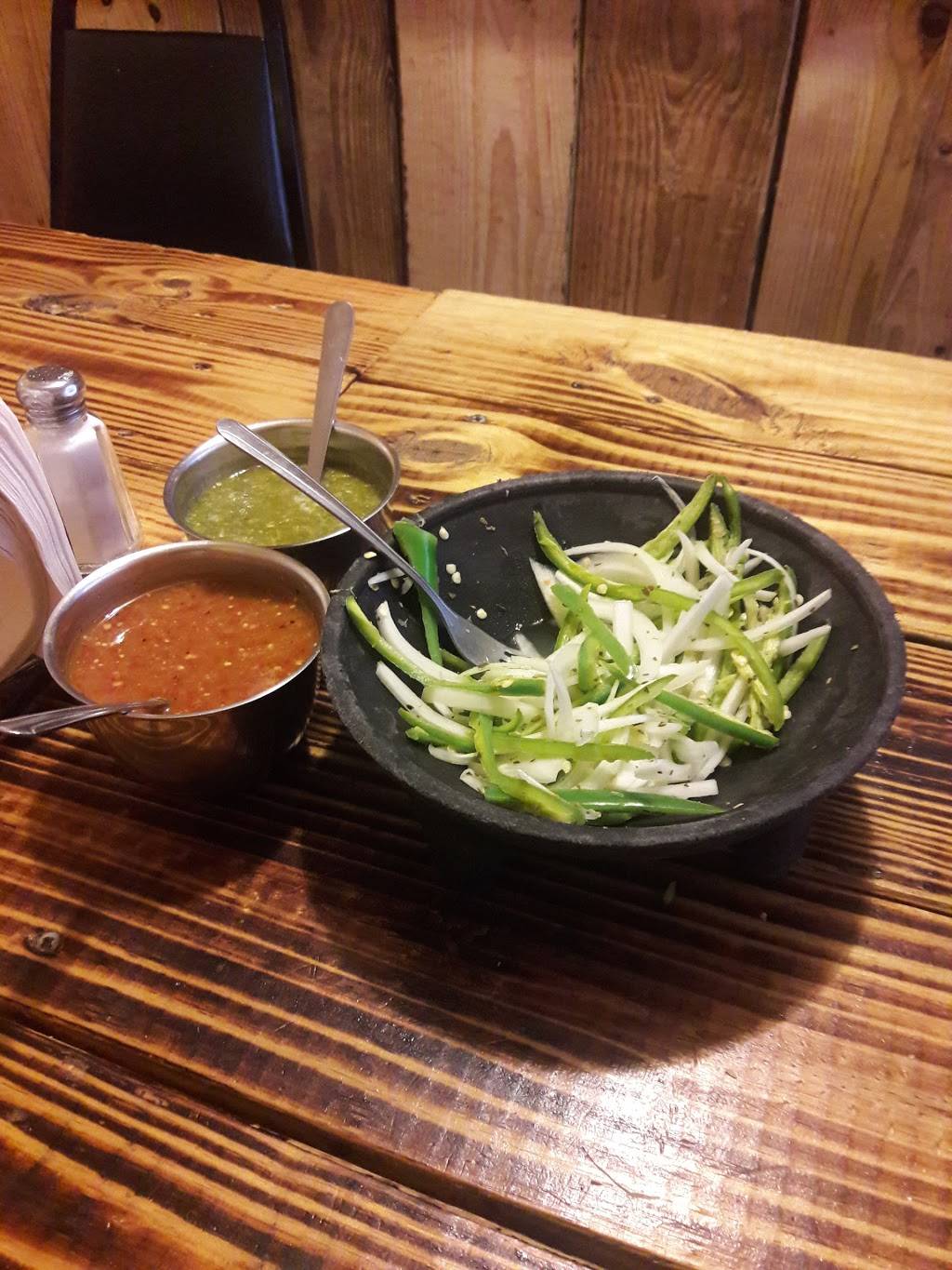 Rivera Taco Express | restaurant | 243 Christiana Rd, New Castle, DE 19720, USA | 3022762024 OR +1 302-276-2024