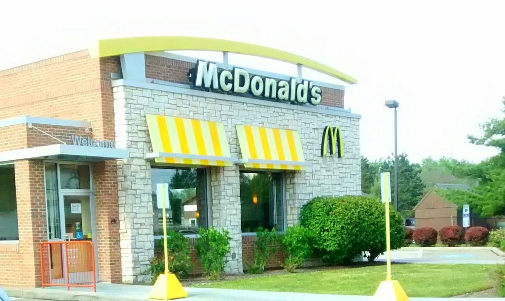 McDonalds | cafe | 430 Water St, Chardon, OH 44024, USA | 4402866010 OR +1 440-286-6010