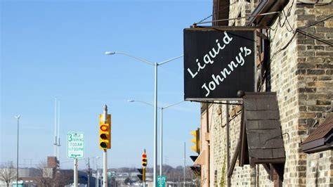 Liquid Johnnys | restaurant | 540 S 76th St, Milwaukee, WI 53214, USA | 4144768668 OR +1 414-476-8668