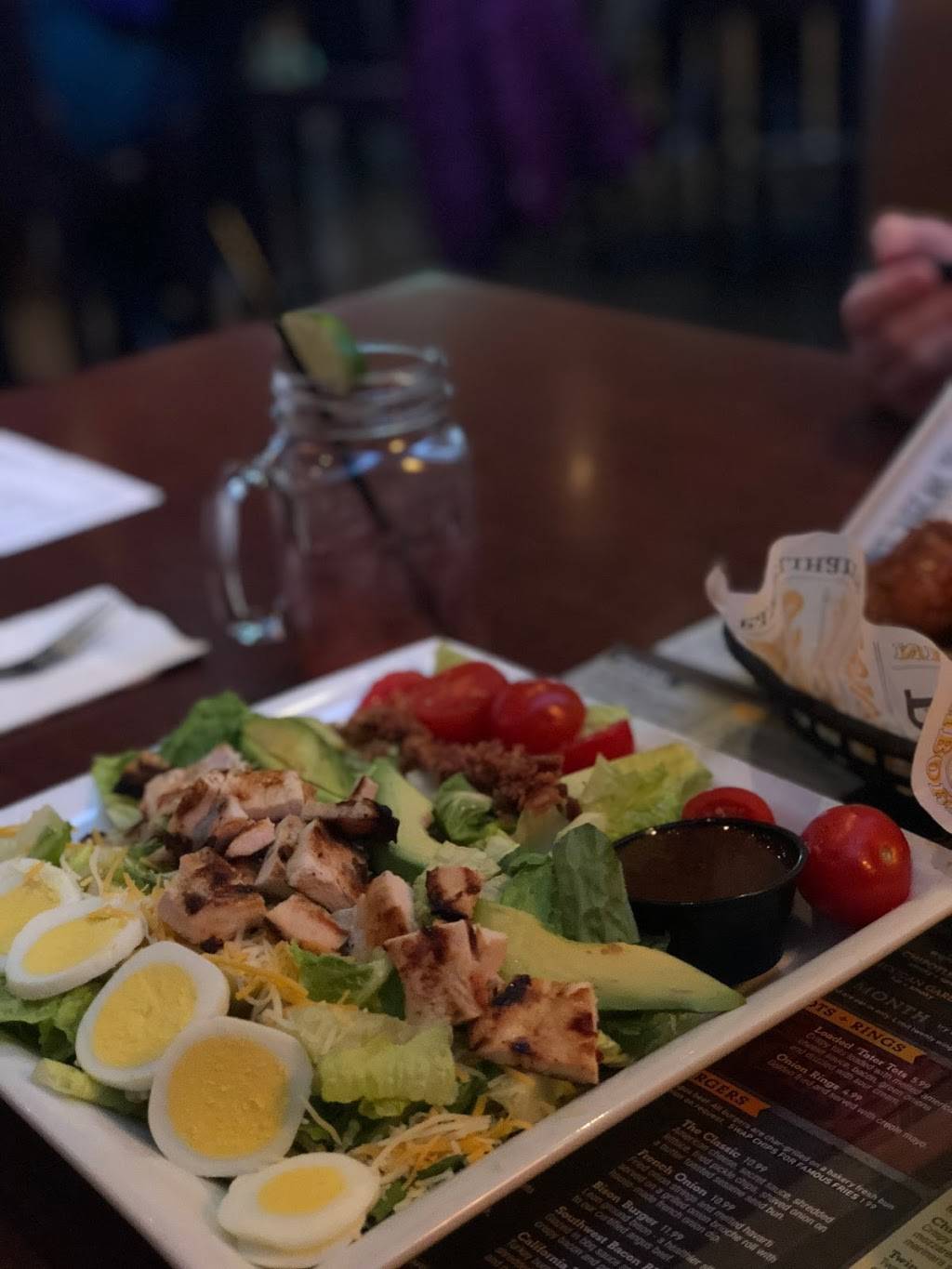 P.J. Whelihan’s Pub + Restaurant [Downingtown] | restaurant | 853 E Lancaster Ave, Downingtown, PA 19335, USA | 6108731311 OR +1 610-873-1311