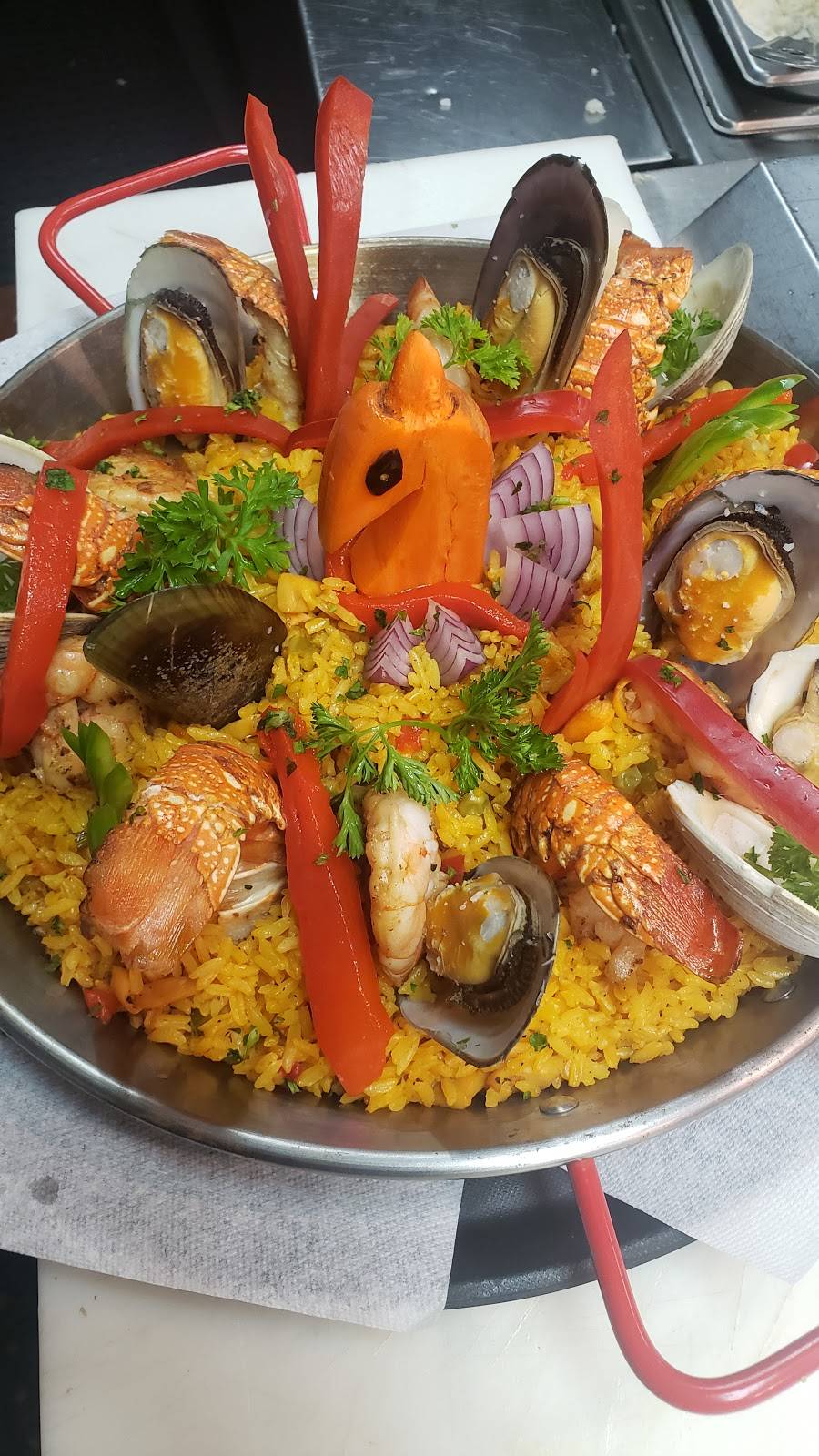 Boca Marina Restaurant and Bar | restaurant | 379 Woodcleft Ave, Freeport, NY 11520, USA | 5166236160 OR +1 516-623-6160