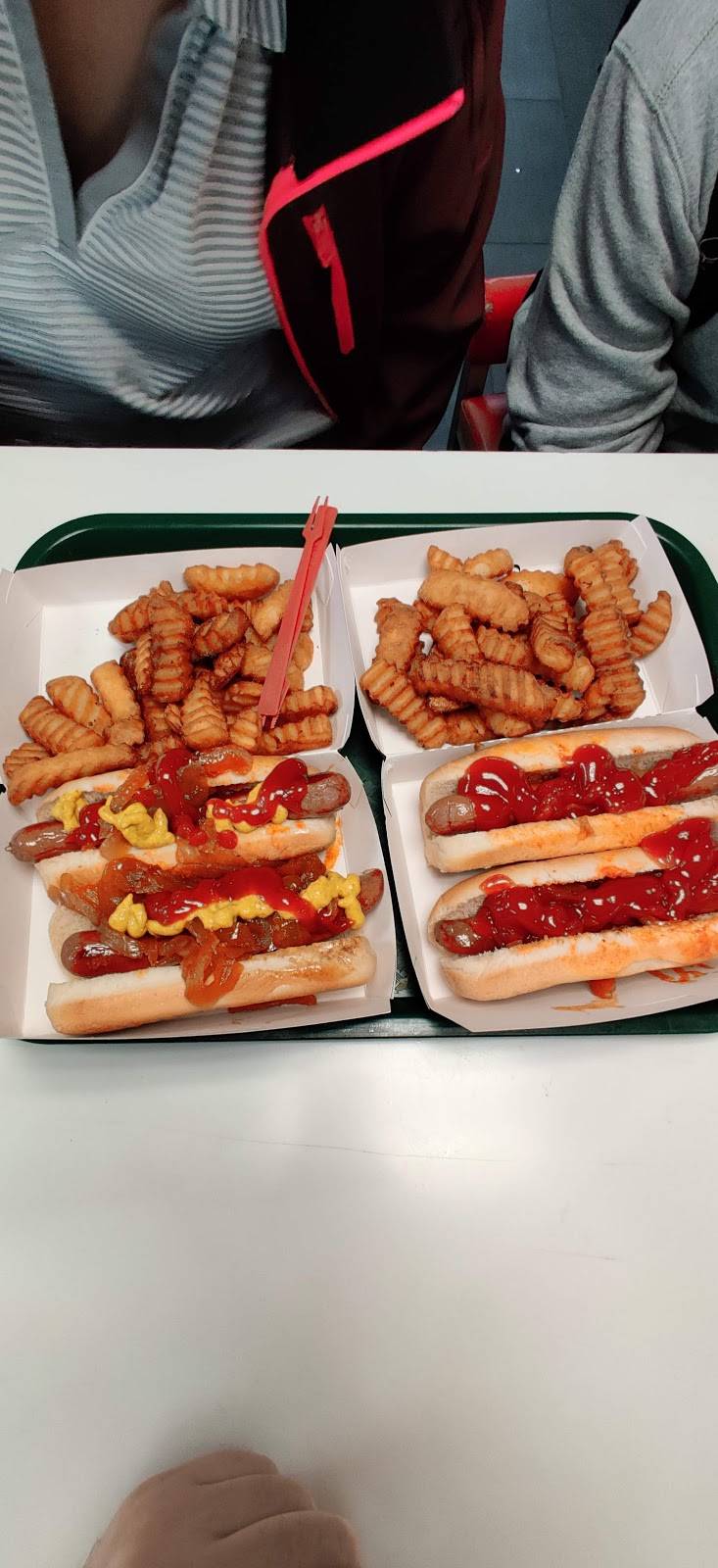 Nathans Famous | restaurant | 2 Pennsylvania Plaza, New York, NY 10121, USA | 2126300320 OR +1 212-630-0320