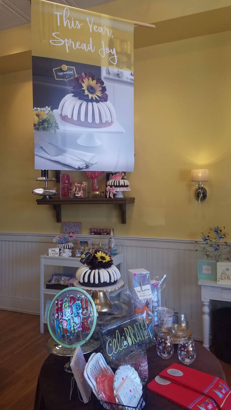 Shops at Mira Vista | shopping mall | 2765-2805 Bee Caves Rd, Rollingwood, TX 78746, USA | 7135993500 OR +1 713-599-3500