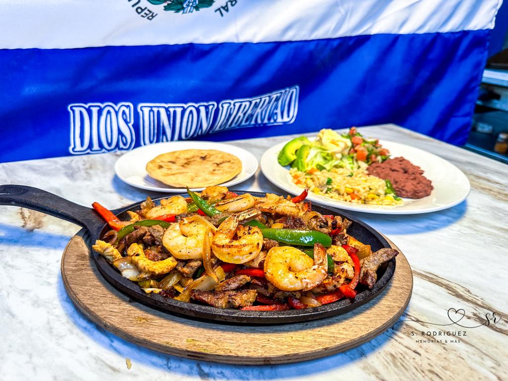 Mi Pueblito Cafetería & Pupusaria | restaurant | 109 Walton Ferry Rd Ste D, Hendersonville, TN 37075, USA | 6154473134 OR +1 615-447-3134