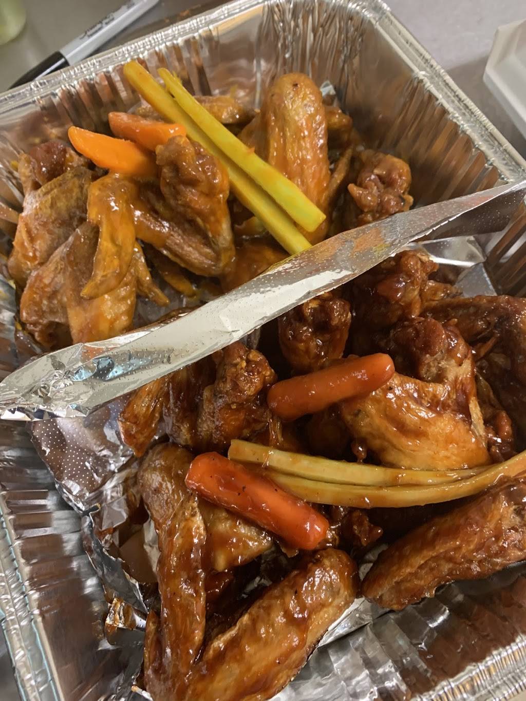 Dominics House of Wings | restaurant | 1670 E Main St, Atwood, TN 38220, USA | 7314180430 OR +1 731-418-0430