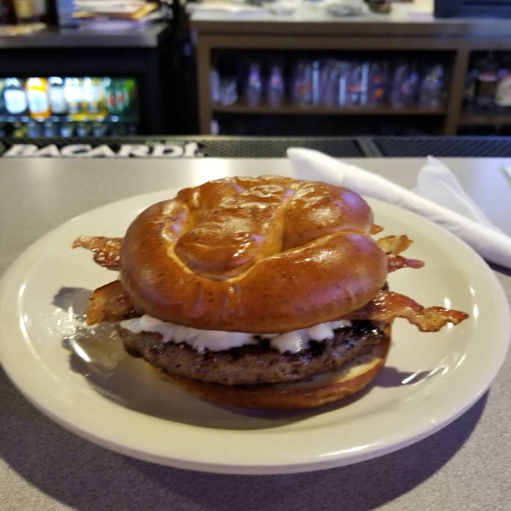 Official Time Out | restaurant | 68 E Elm St, Canton, IL 61520, USA | 3096476553 OR +1 309-647-6553