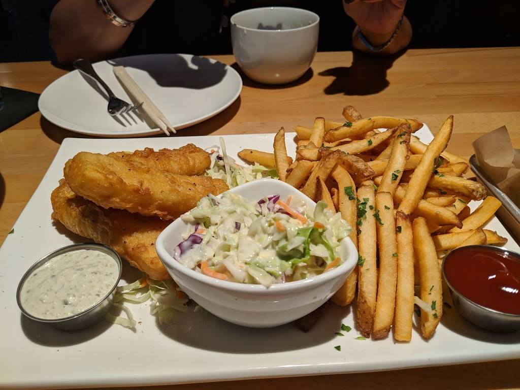 EMC Seafood & Raw Bar | restaurant | 24300 Town Center Dr #110, Valencia, CA 91355, USA | 6612889988 OR +1 661-288-9988