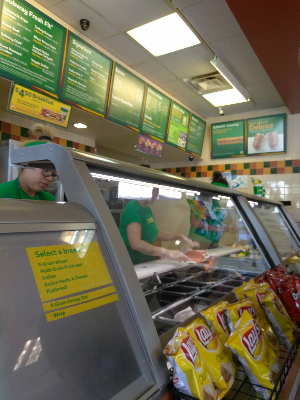 Subway Restaurants | restaurant | 15068 Summit Ave, Summit Heights Gateway Suite 500, Fontana, CA 92336, USA | 9098998805 OR +1 909-899-8805