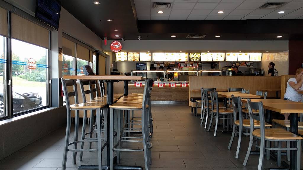 Harveys | restaurant | 1 Henderson Dr, Aurora, ON L4G 4J7, Canada | 9057277918 OR +1 905-727-7918