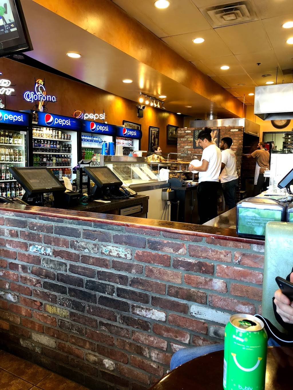 American Pie Pizzeria | meal delivery | 2044 Montauk Hwy, Bridgehampton, NY 11932, USA | 6316136177 OR +1 631-613-6177