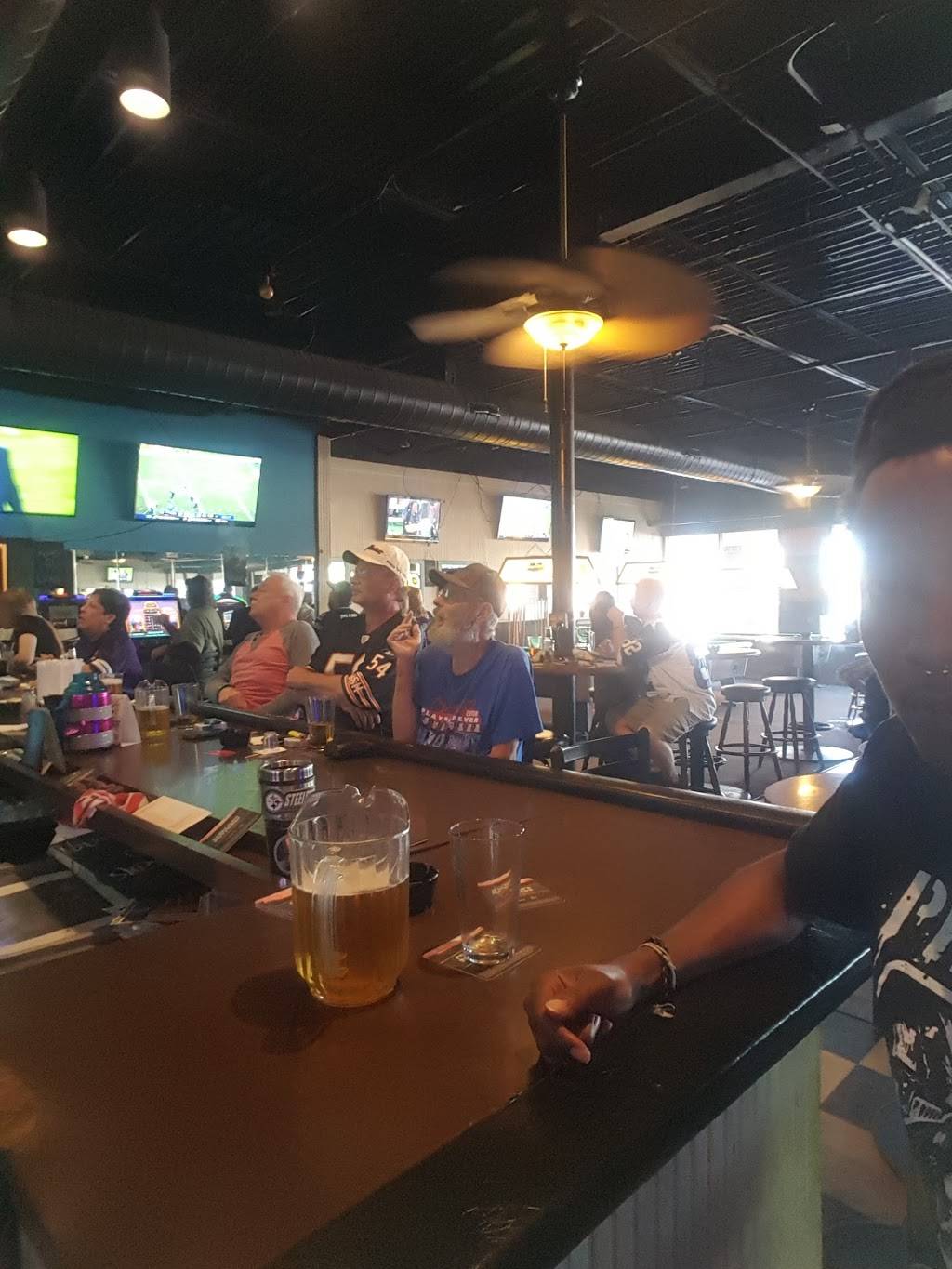 Stooges Bar & Grill | restaurant | 4239 Holland Road, Virginia Beach, VA 23462, USA | 7574950530 OR +1 757-495-0530