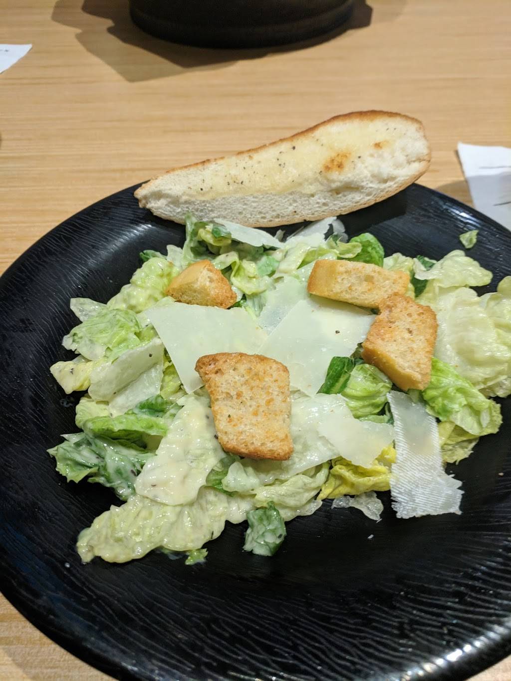 Buffalo Wild Wings | restaurant | 703 Poquonock Ave, Windsor, CT 06095, USA | 8606889464 OR +1 860-688-9464