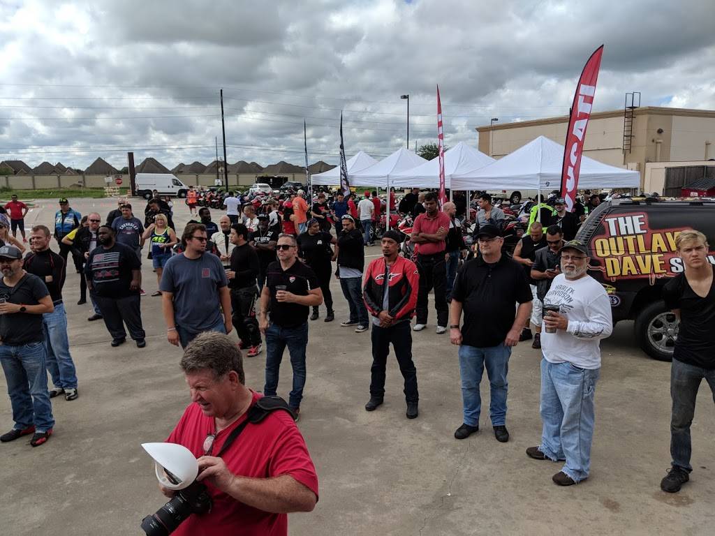 Center Court Pizza & Brew | restaurant | 26440 Farm to Market 1093 #490, Richmond, TX 77406, USA | 2816653997 OR +1 281-665-3997