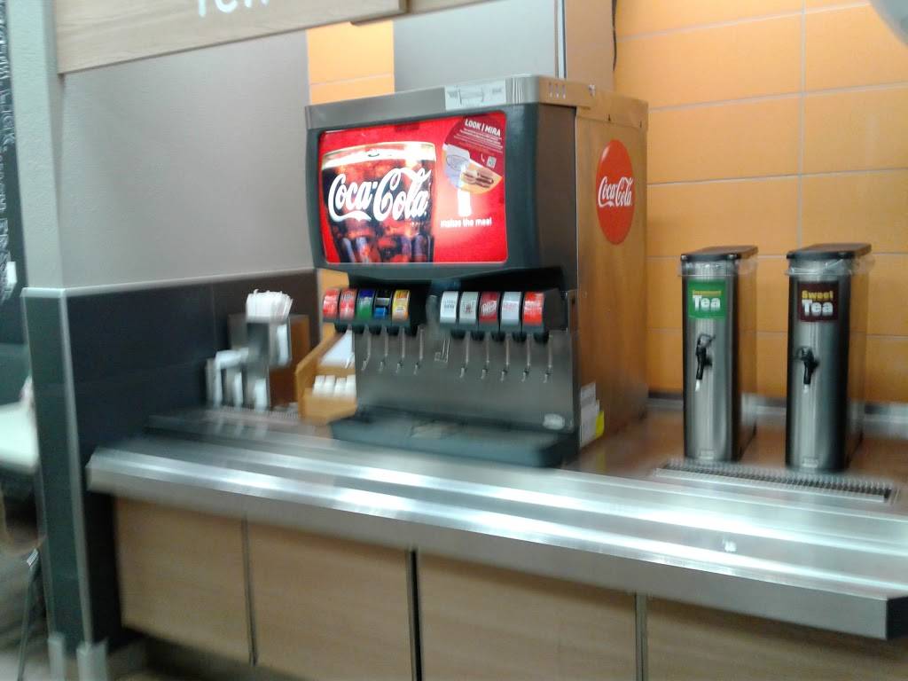 McDonalds | cafe | 4530 Woodrow Bean, El Paso, TX 79924, USA | 9157590552 OR +1 915-759-0552