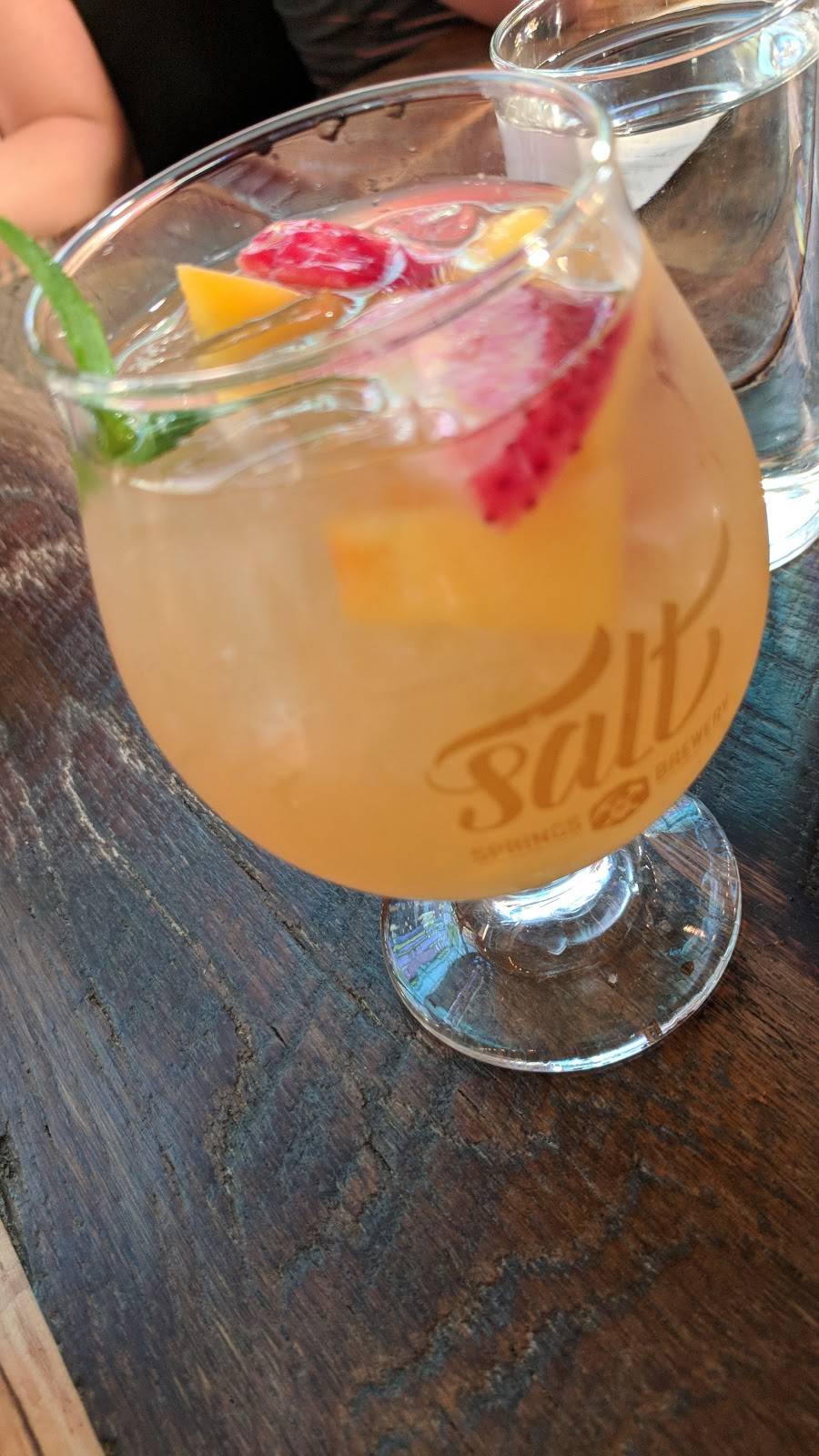 Salt Springs Brewery | restaurant | 117 S Ann Arbor St, Saline, MI 48176, USA | 7342959191 OR +1 734-295-9191