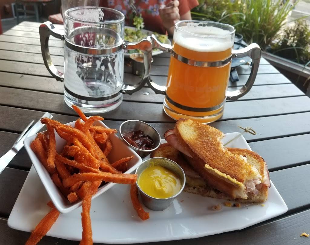 Toms Urban | restaurant | New York New York Casino, 3790 S Las Vegas Blvd, Las Vegas, NV 89109, USA | 7027406766 OR +1 702-740-6766