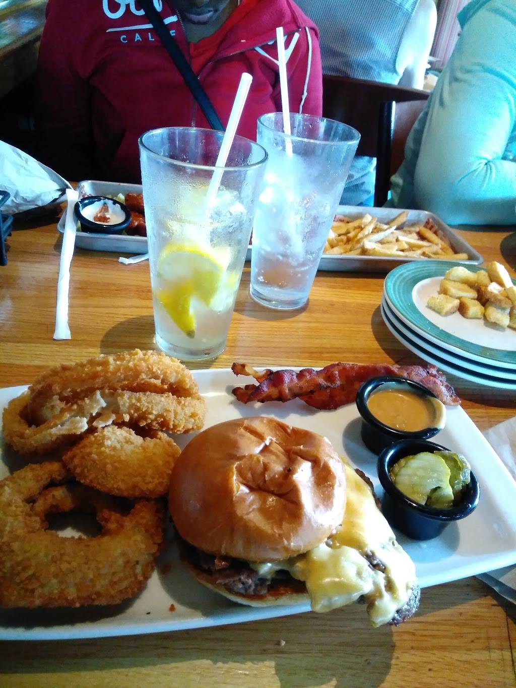 Applebees Grill + Bar | restaurant | 3145 Middle Country Rd, Lake Grove, NY 11755, USA | 6314672445 OR +1 631-467-2445