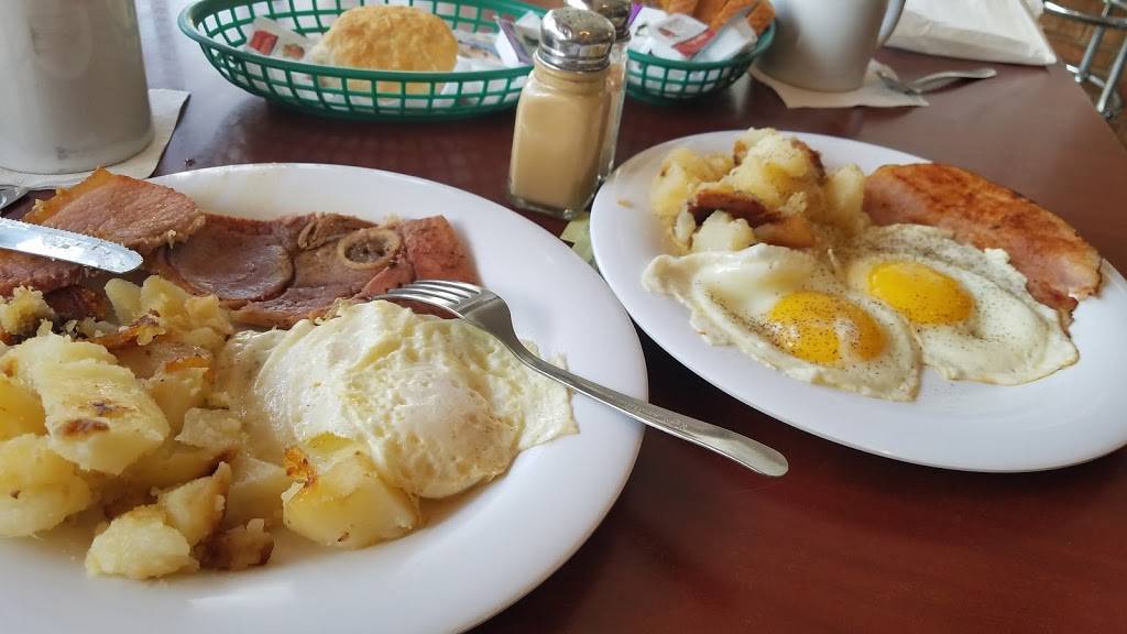 Courthouse Cafe | restaurant | 880 Village Hwy, Rustburg, VA 24588, USA | 4343323301 OR +1 434-332-3301