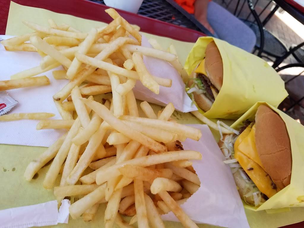 Chubbies Hamburgers | restaurant | 2908 De La Vina St, Santa Barbara, CA 93105, USA | 8056877113 OR +1 805-687-7113