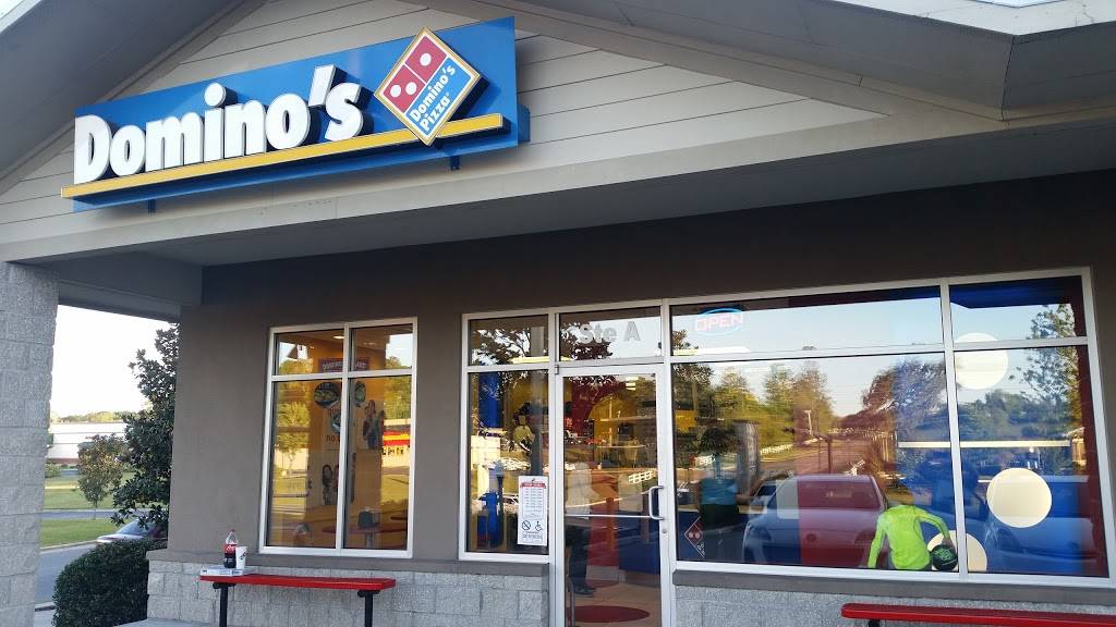 Dominos Pizza | meal delivery | 15634 NW US Hwy 441, Towne Center Crossing, Alachua, FL 32615, USA | 3864622000 OR +1 386-462-2000