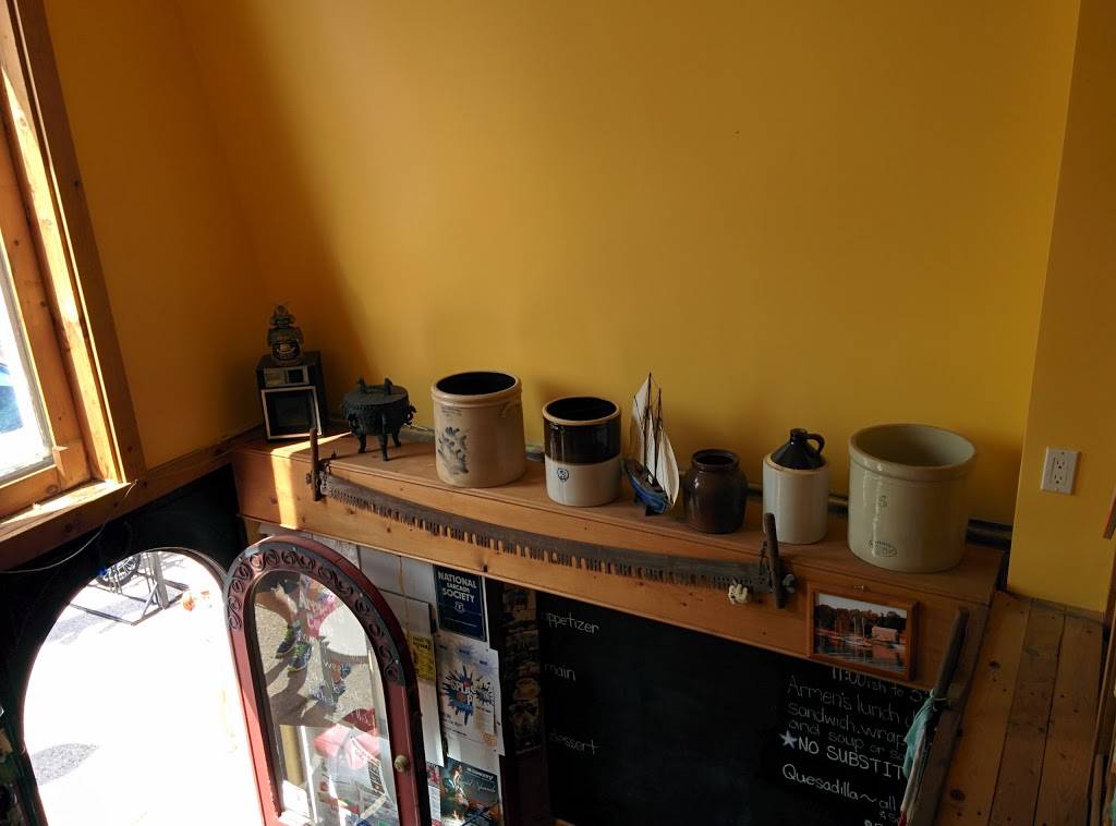 Armens Cafe | restaurant | 224 High St, Southampton, ON N0H 2L0, Canada | 5197973864 OR +1 519-797-3864