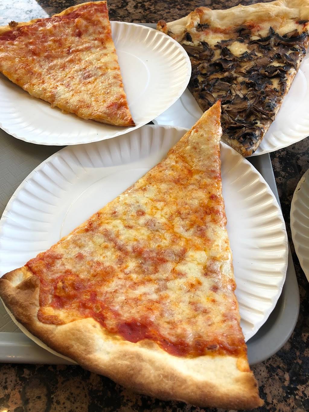 Rays Traditional Pizza | restaurant | 28 Union Ave, Cresskill, NJ 07626, USA | 2012666660 OR +1 201-266-6660