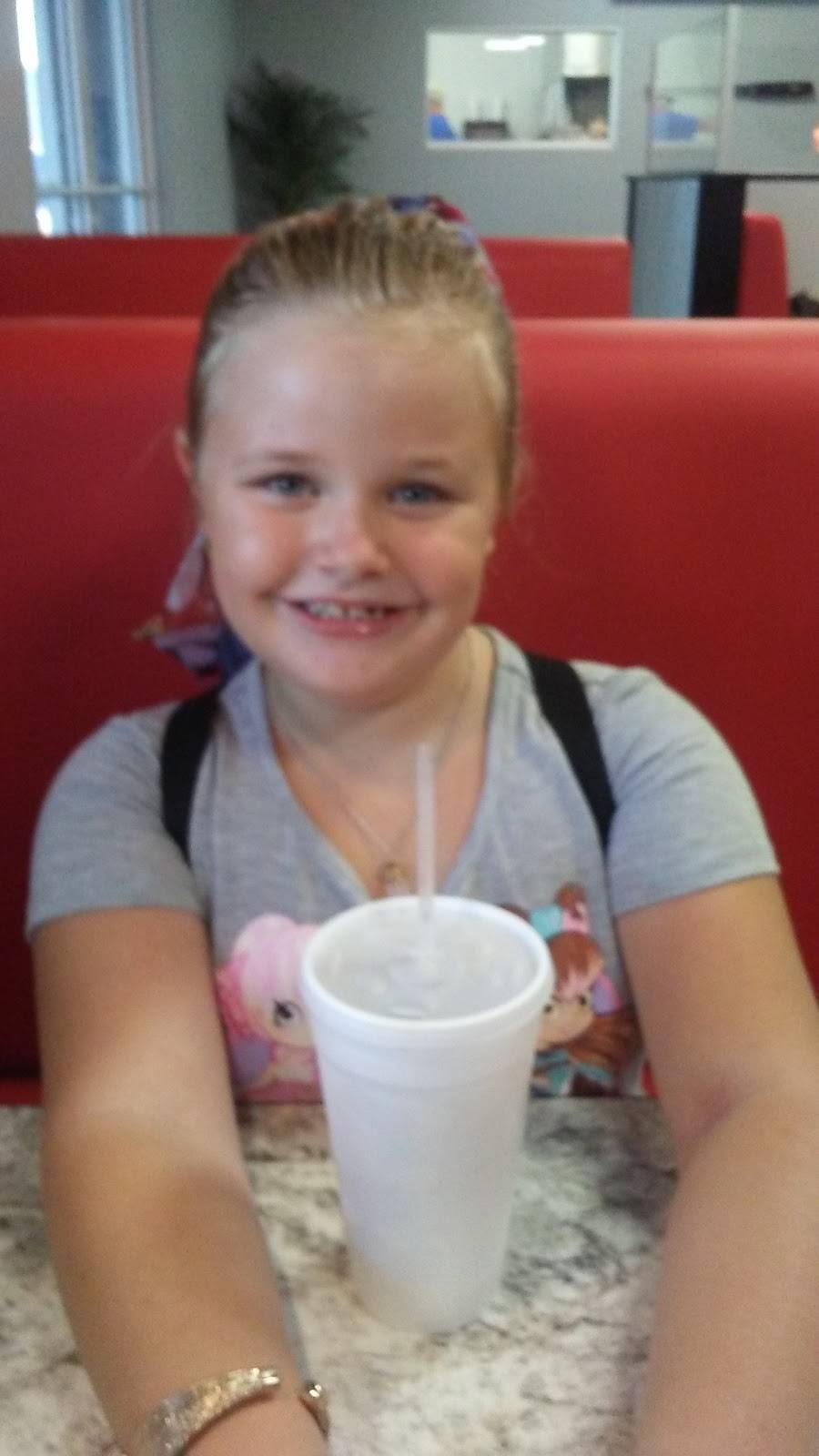 Gillios Pizza | restaurant | 167 E Shawnee Ave, Shawneetown, IL 62984, USA | 6182694351 OR +1 618-269-4351