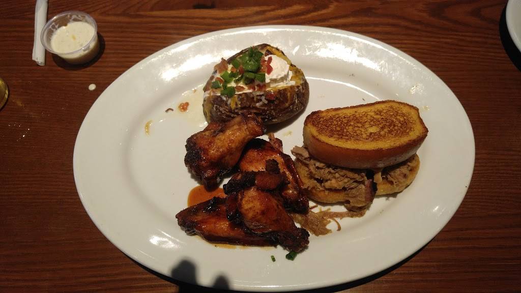 Smokey Bones Bar & Fire Grill | meal takeaway | 3302 W Gate City Blvd, Greensboro, NC 27407, USA | 3363158755 OR +1 336-315-8755