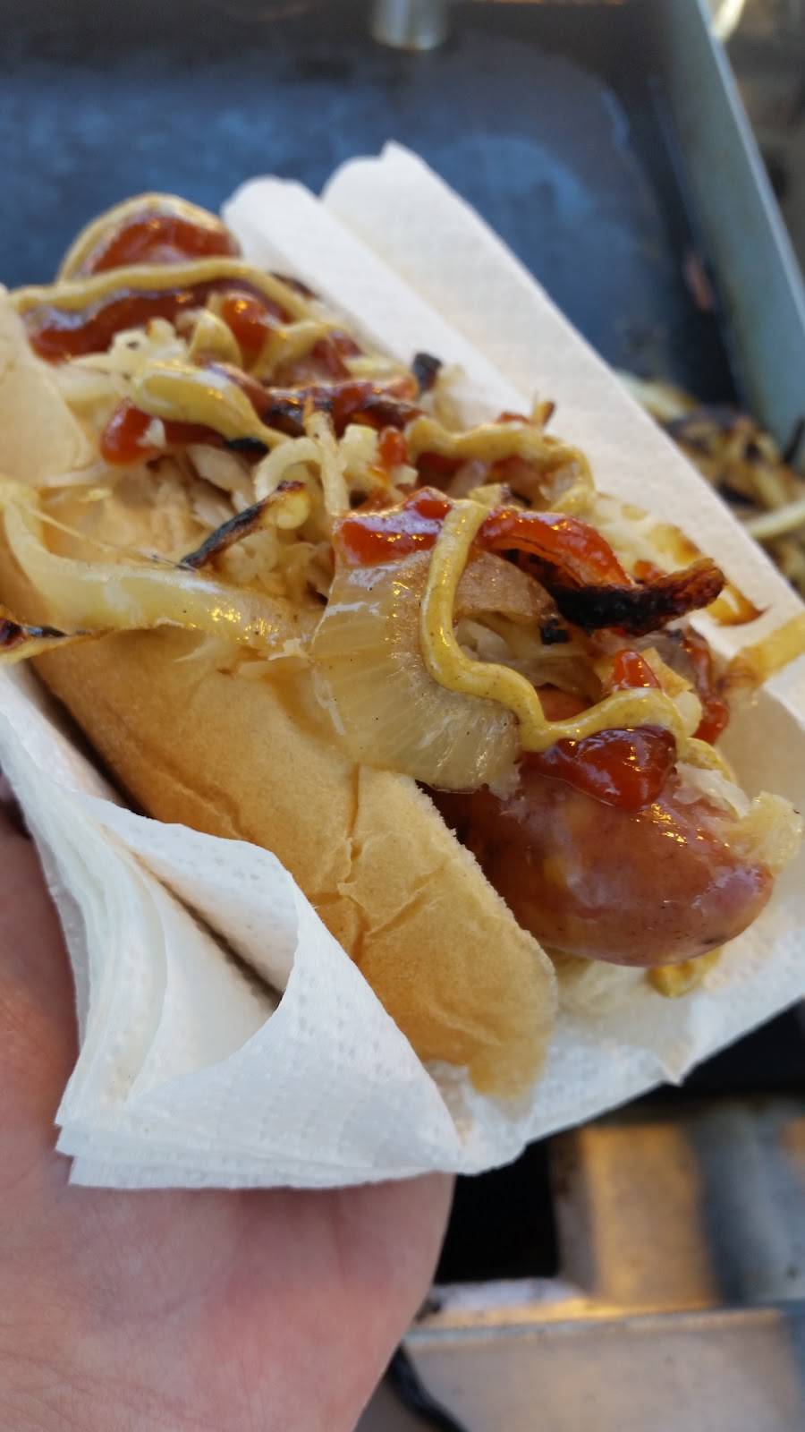 Elwoods | restaurant | 1924 Riverside Dr, Tulsa, OK 74119, USA | 9189499090 OR +1 918-949-9090