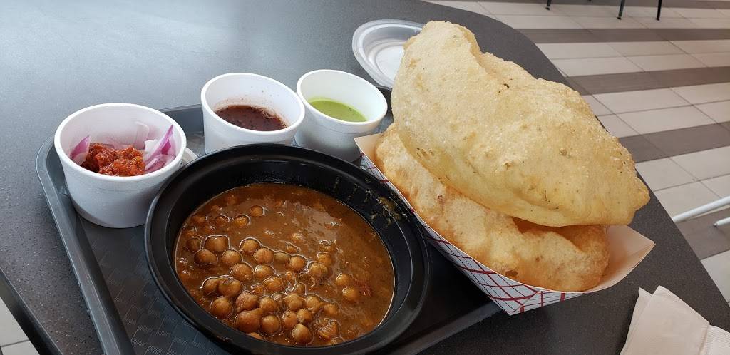 Hurry Curry, The Indian Kitchen Restaurant | restaurant | 3100 Howard Ave, Windsor, ON N8X 3Y4, Canada | 5199668818 OR +1 519-966-8818