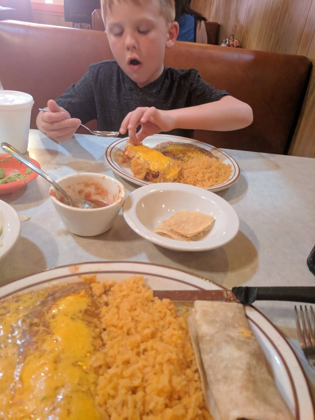 La Tapatia Mexican Grill | restaurant | 1015 N Chester Ave, Bakersfield, CA 93308, USA | 6613937388 OR +1 661-393-7388