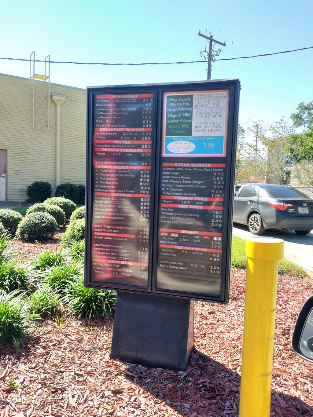 Zacadoos Grille | restaurant | 2870 Apalachee Pkwy, Tallahassee, FL 32301, USA | 8503206071 OR +1 850-320-6071