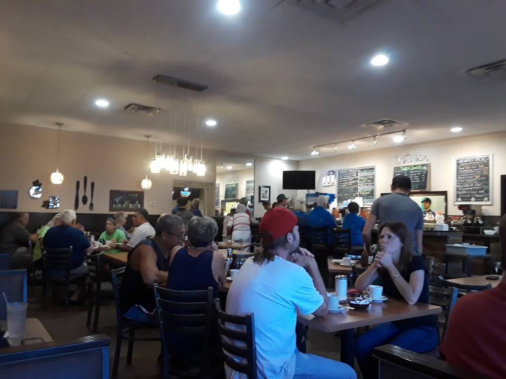 Chatterbox Family Restaurant | restaurant | 405 Patricia Ave, Dunedin, FL 34698, USA | 7277362055 OR +1 727-736-2055