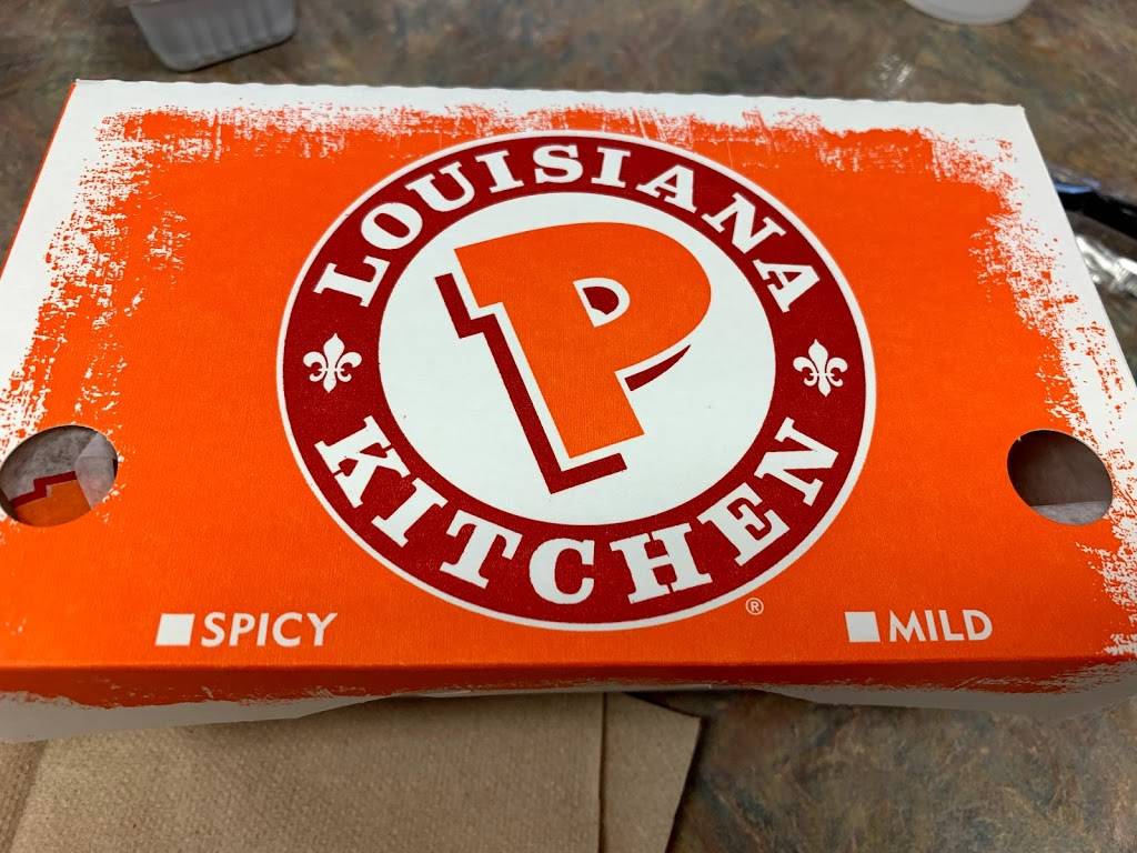 Popeye’s Louisiana Kitchen | restaurant | 127 Gold Vault Rd, Fort Knox, KY 40121, USA | 5026134968 OR +1 502-613-4968