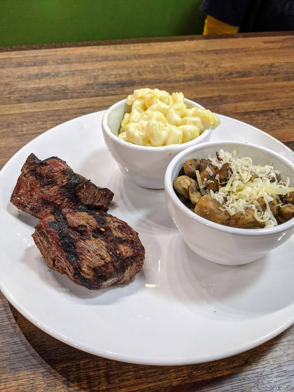 Doc Greens Gourmet Salads & Grill | restaurant | 15141 W 119th St, Olathe, KS 66062, USA | 9137128551 OR +1 913-712-8551