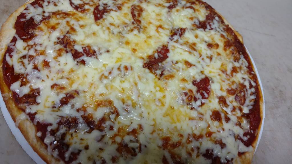 Dina Mia of Florence | restaurant | 508 Central Ave, Florence, WI 54121, USA | 7155284760 OR +1 715-528-4760