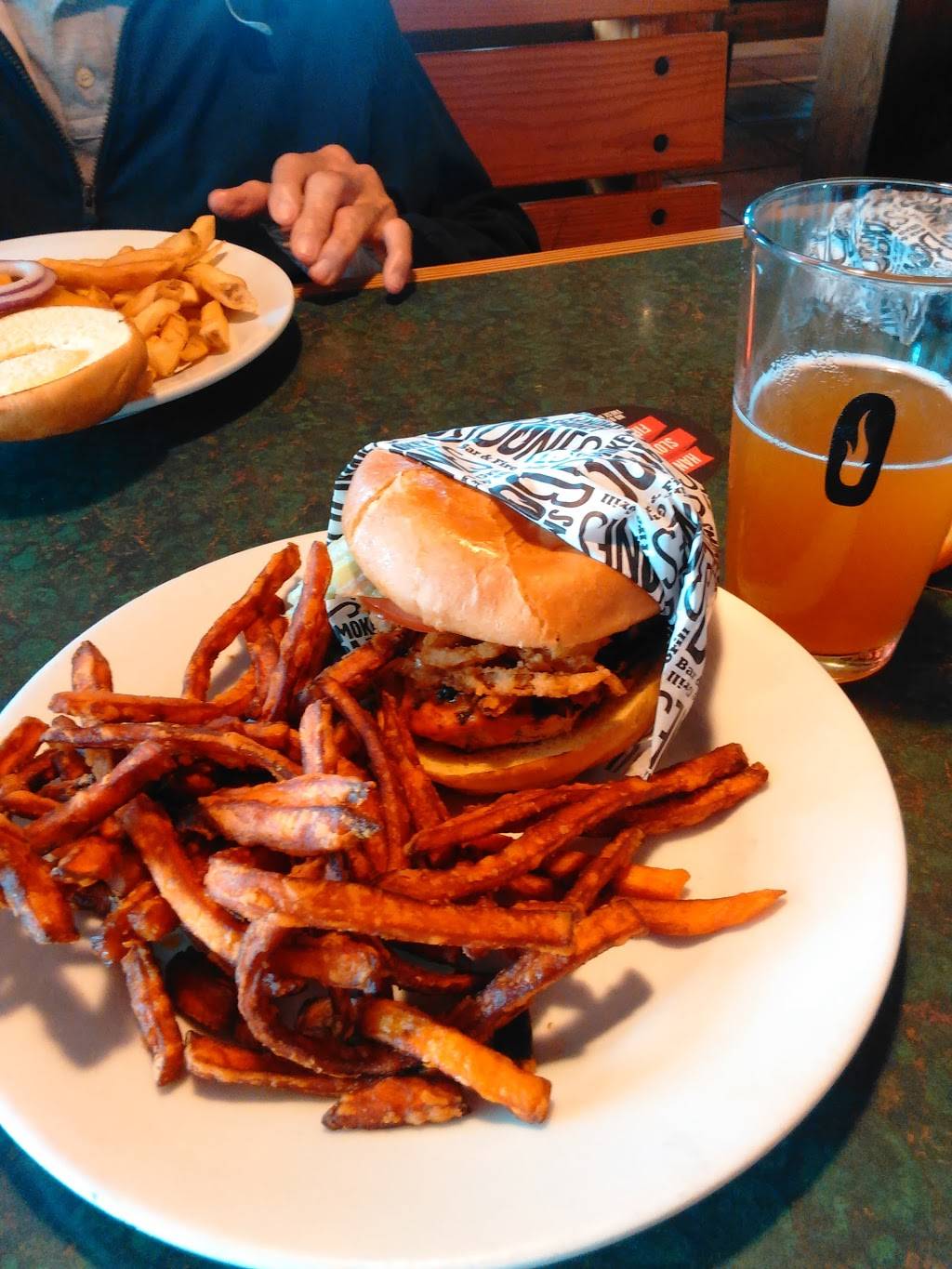 Smokey Bones Bar & Fire Grill | restaurant | 21733 FL-7, Boca Raton, FL 33428, USA | 5618527870 OR +1 561-852-7870