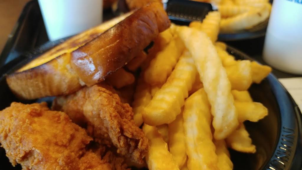 Zaxbys Chicken Fingers & Buffalo Wings | restaurant | 2205 Cobb Pkwy SE, Smyrna, GA 30080, USA | 7708580000 OR +1 770-858-0000