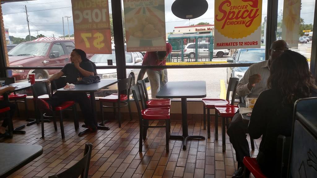 Churchs Chicken | restaurant | 7502 W Waters Ave, Tampa, FL 33615, USA | 8138887200 OR +1 813-888-7200