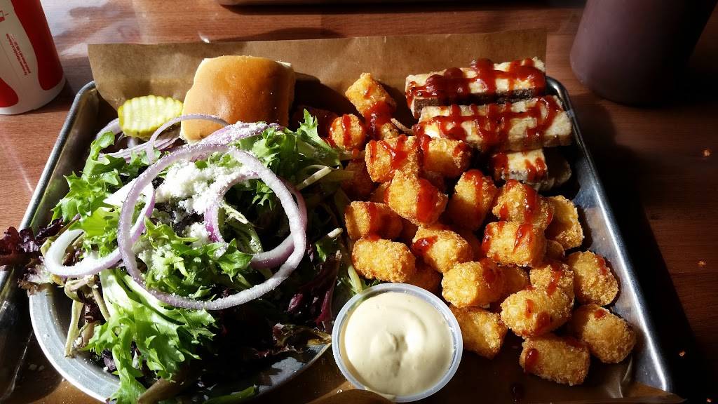 Feast BBQ | restaurant | 909 E Market St #100, Louisville, KY 40206, USA | 5027499900 OR +1 502-749-9900