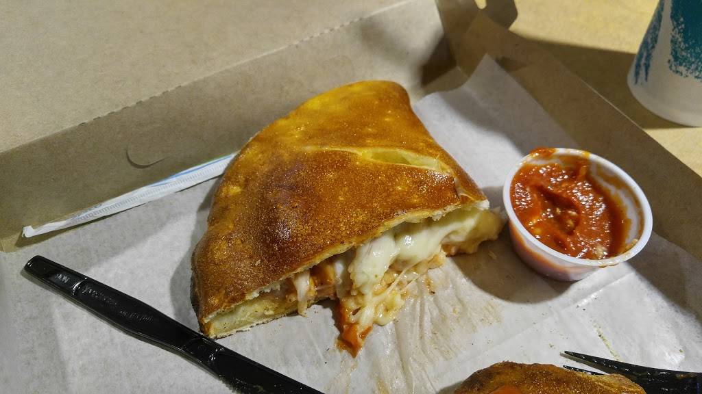 The Hawks Nest | restaurant | 200 Bloomfield Ave, West Hartford, CT 06117, USA | 8607684033 OR +1 860-768-4033