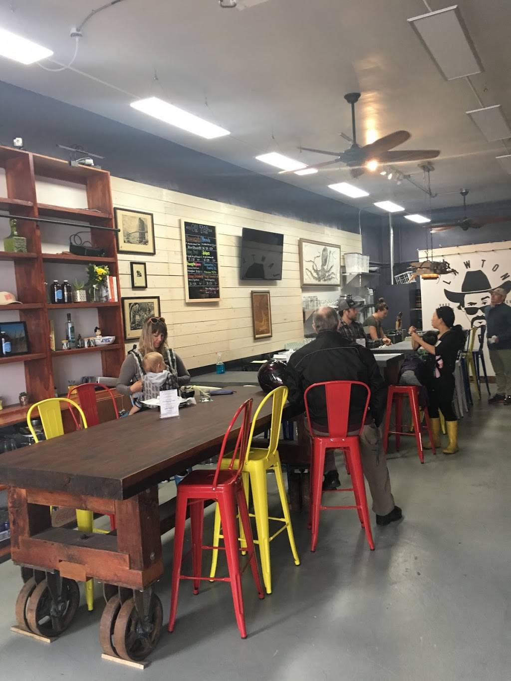 Seven Stills and Hard Frescos | restaurant | 3645 Lawton St, San Francisco, CA 94122, USA | 4153403654 OR +1 415-340-3654