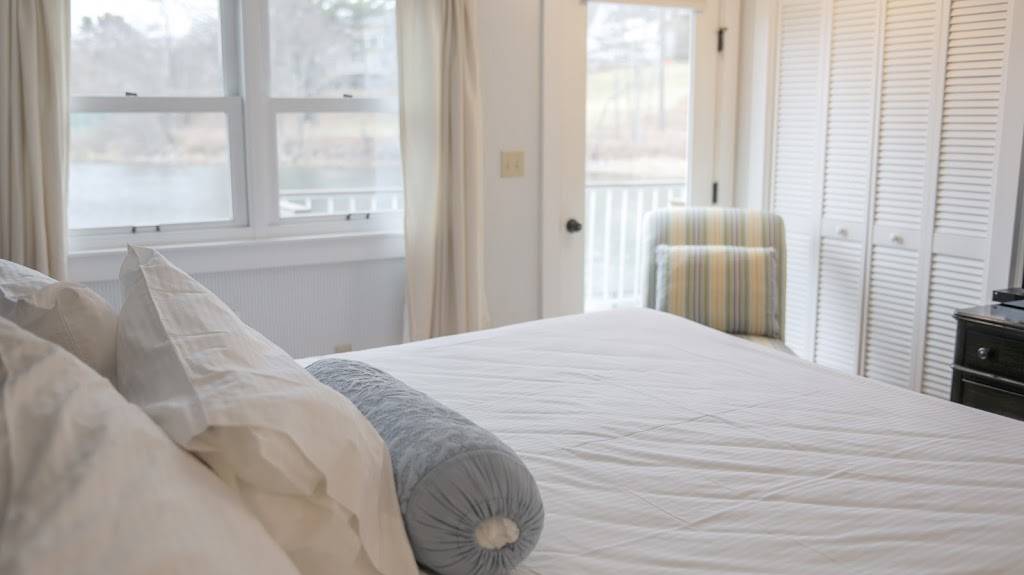 The Edgewater Inn | restaurant | 126 Ocean Ave, Kennebunkport, ME 04046, USA | 2079673315 OR +1 207-967-3315